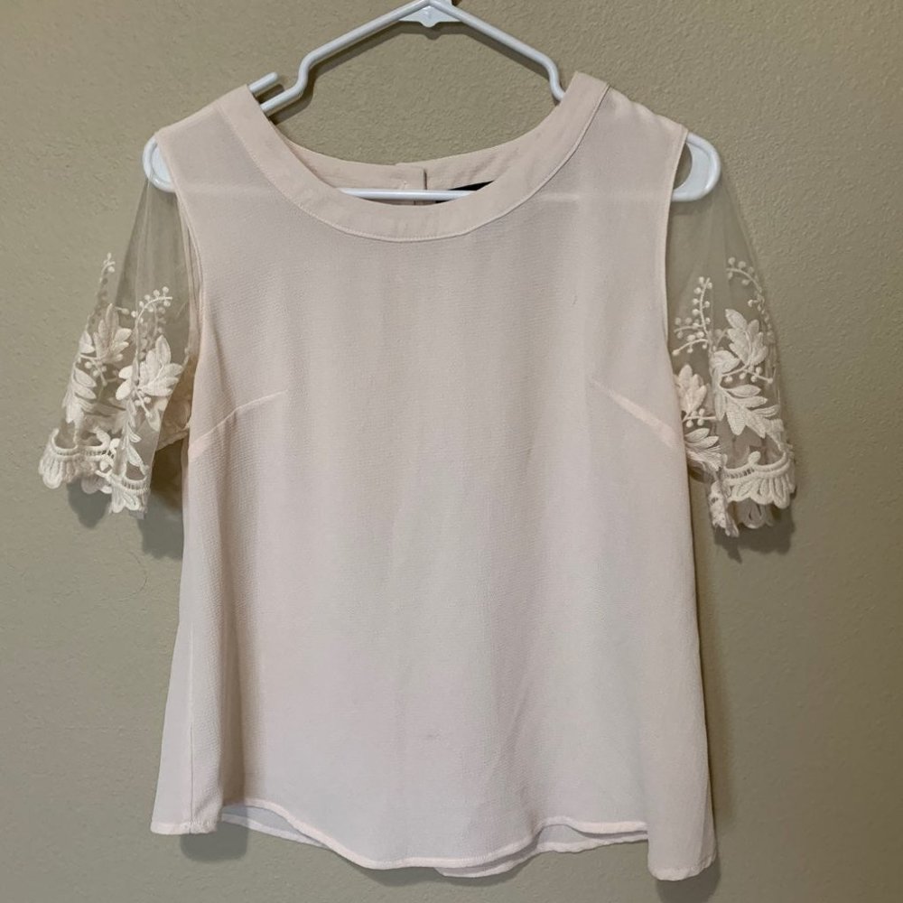 Kaii Size S Lace Short-Sleeve Beige Blouse